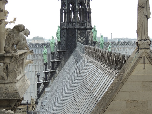 Chimera and apostles on Notre Dame Cathedral