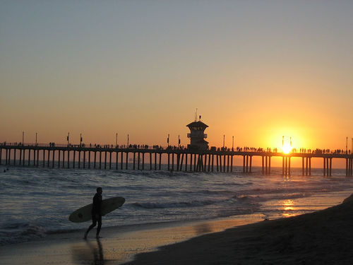 surfer - Huntington_Pier_Surfer