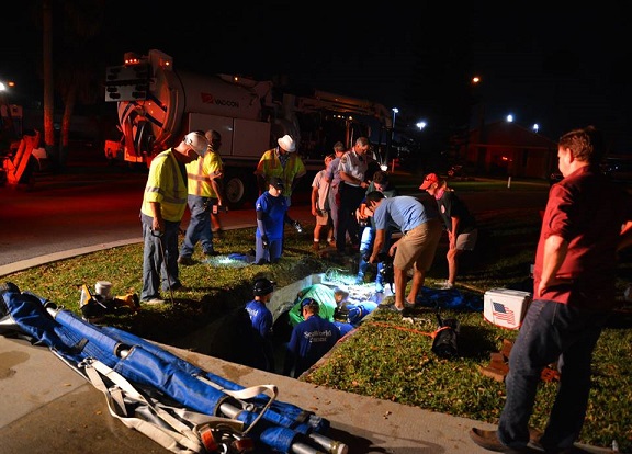 manatee - rescue effort - Malcolm Dennemark - 2-23-15